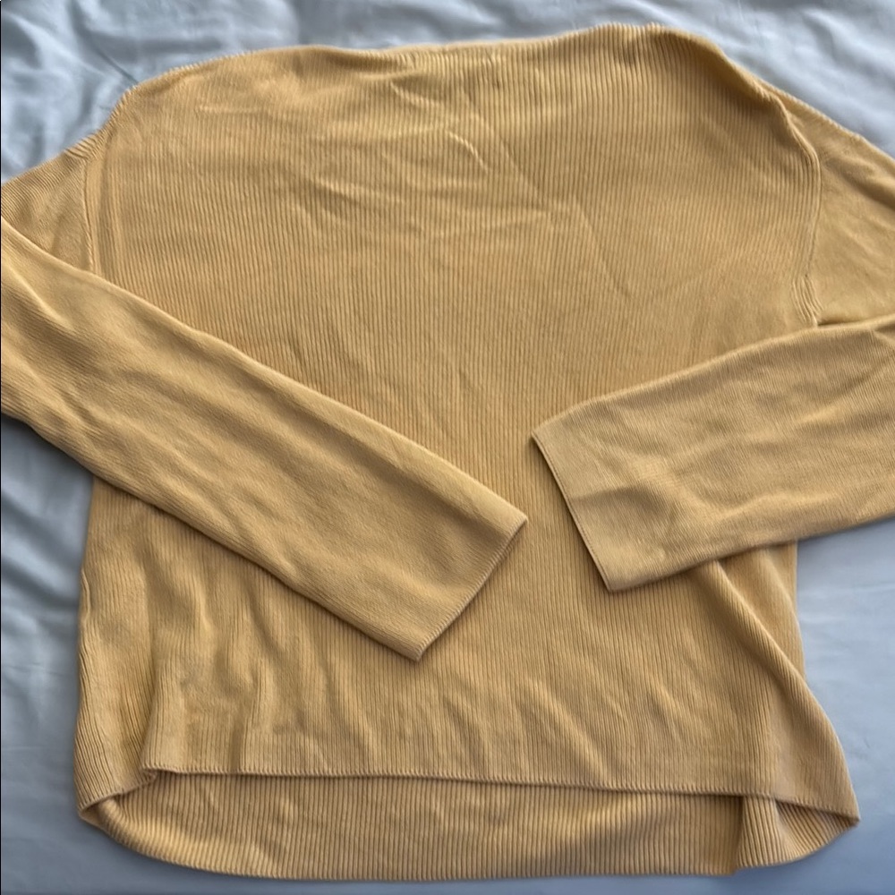 Banana Republic Women’s Sweater - Medium - Picture 4 of 4
